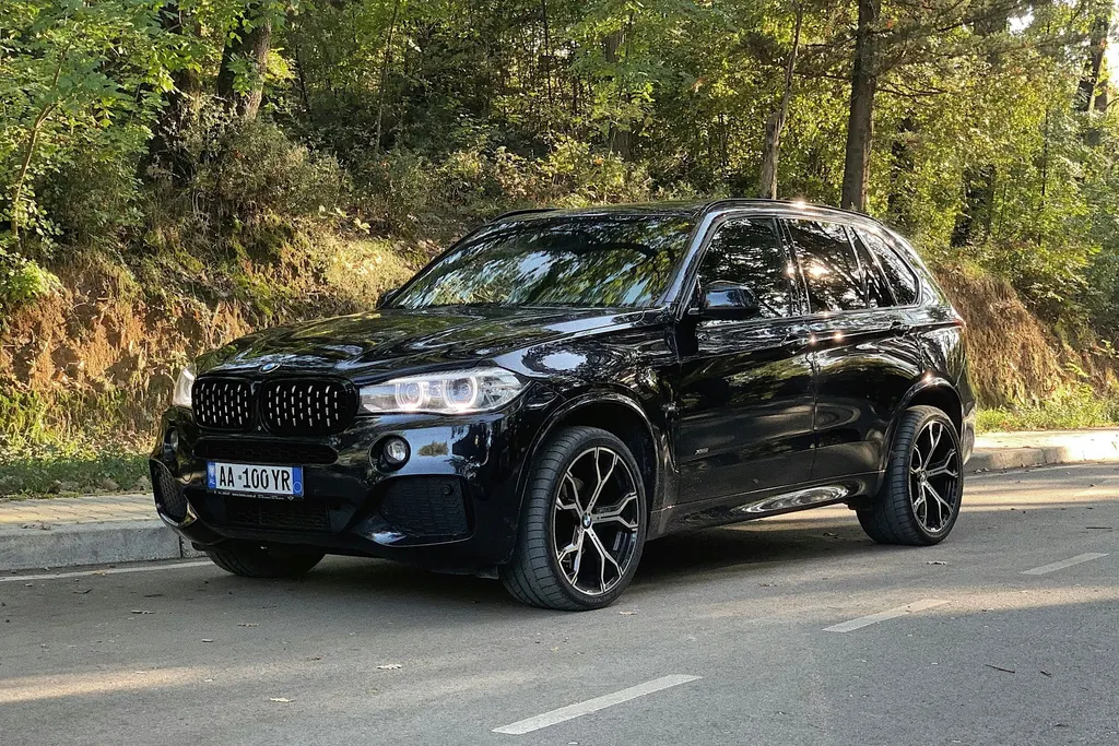 Car suv bmw tirana, Tirana, Albania